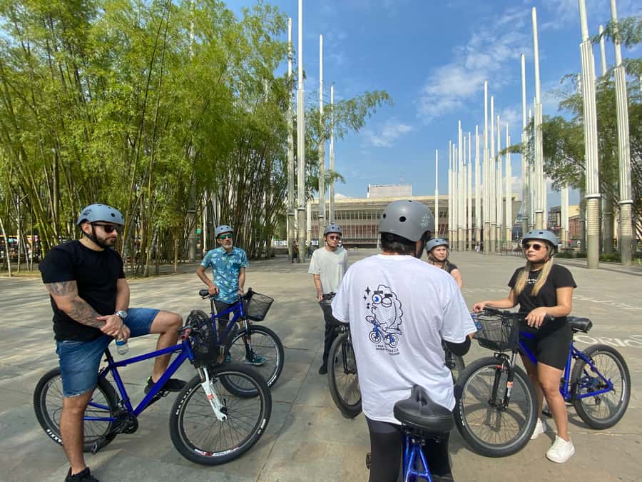 Bike Tour Medellin with Snacks and Local Beer - Safety, traffic, and the e-bike decision