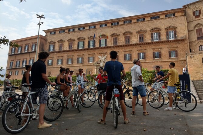 Bike tour of the historic center of Palermo with tasting - Porta Nuova, Norman Palace, and Palermo Cathedral