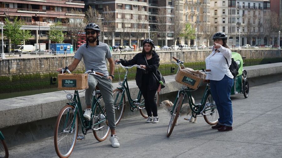 Bilbao: City Highlights Guided Bike Tour - Ribera Market and Gran Vía