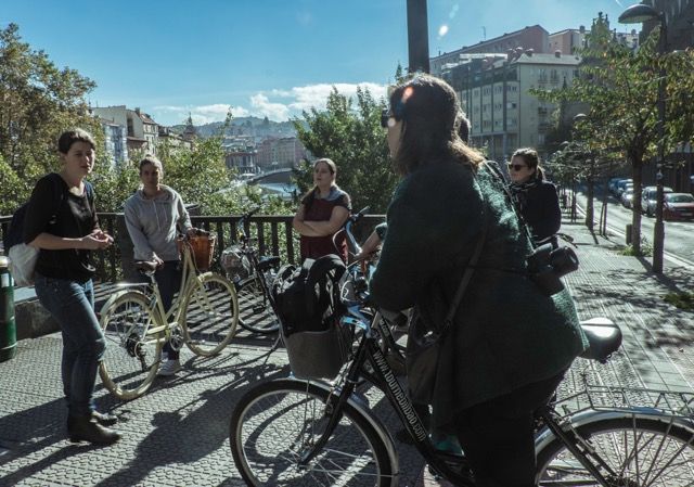 Bilbao: Guided Highlights Small Group or Private E-Bike Tour - Why an e-bike is a smart way to meet Bilbao