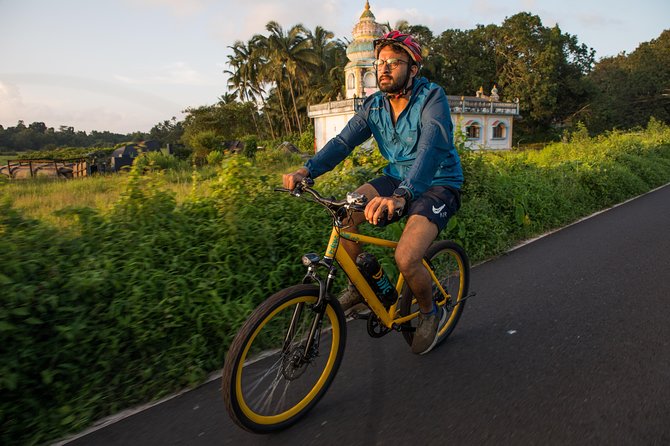 BLive Electric Bike Tours – Discovery of Divar Island - Cycling through fields, homes, and island lanes