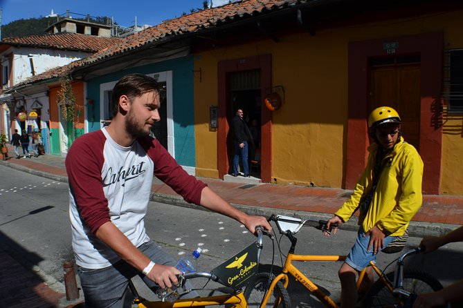 Bogotá Private Bike Tour with Transportation - Returning to La Candelaria and your hotel