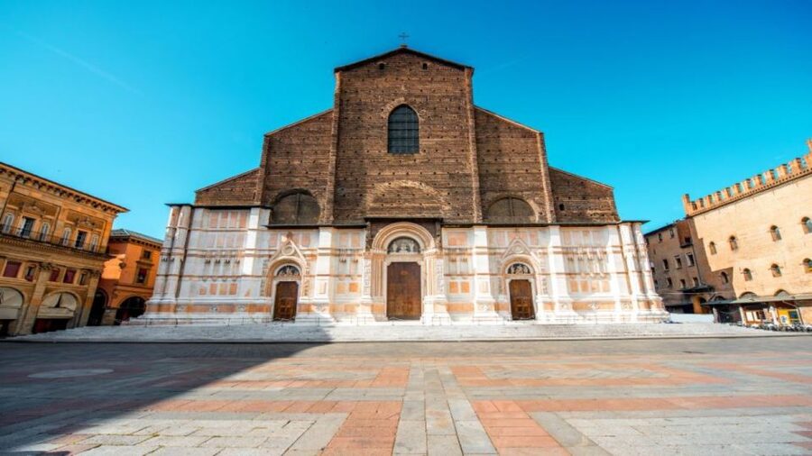 Bologna Guided Bike Tour - San Domenico and the Michelangelo connection