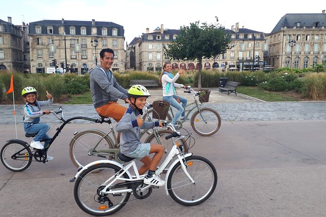Bordeaux bike tour "The Best of Bordeaux" - The Jacques Chaban-Delmas bridge