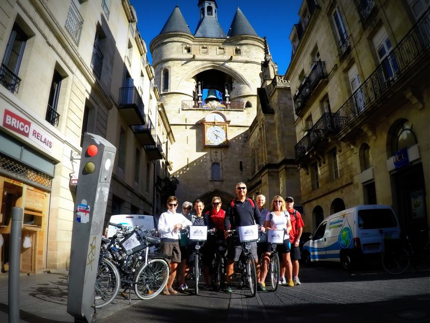 Bordeaux: Essentials 3-Hour Bike Ride - The Grosse Cloche and Basilique Saint-Michel