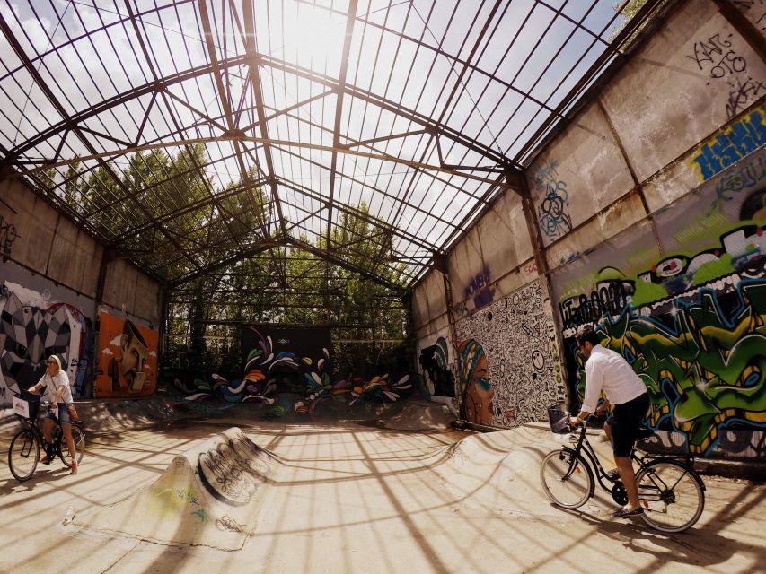 Bordeaux: Essentials 3-Hour Bike Ride - The right bank, Queyries, and Darwin