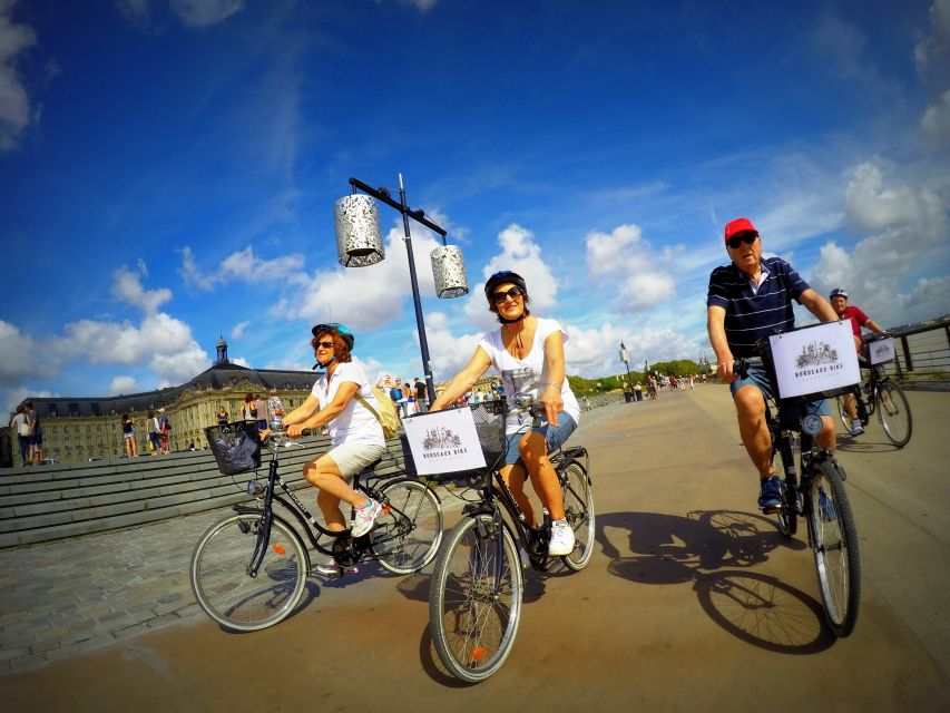 Bordeaux: Essentials 3-Hour Bike Ride - Quai des Chartrons and Rue Notre Dame