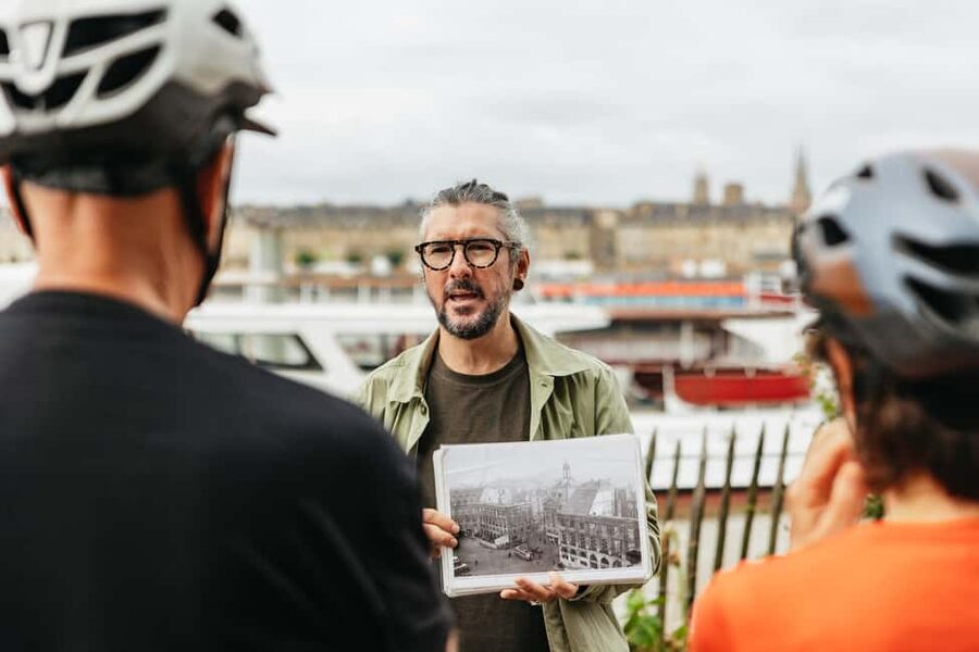 Bordeaux: Historic Center & Chartrons District Bike Tour - How the guides shape the experience