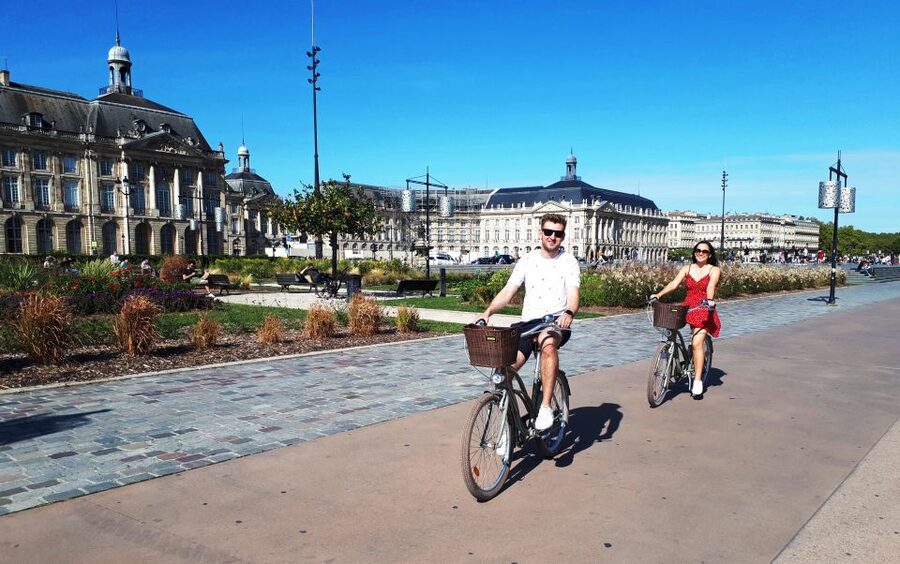 Bordeaux: Top Landmarks & Historic Bike Tour - Porte Cailhau and the return ride