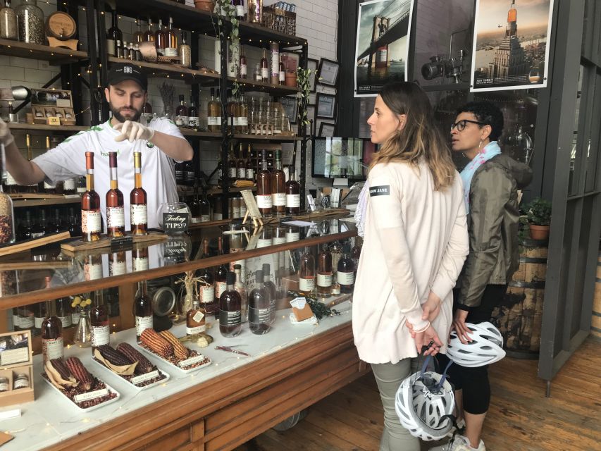 Brooklyn: Half-Day Cycling Tour - Distillery and chocolate stops in the second half