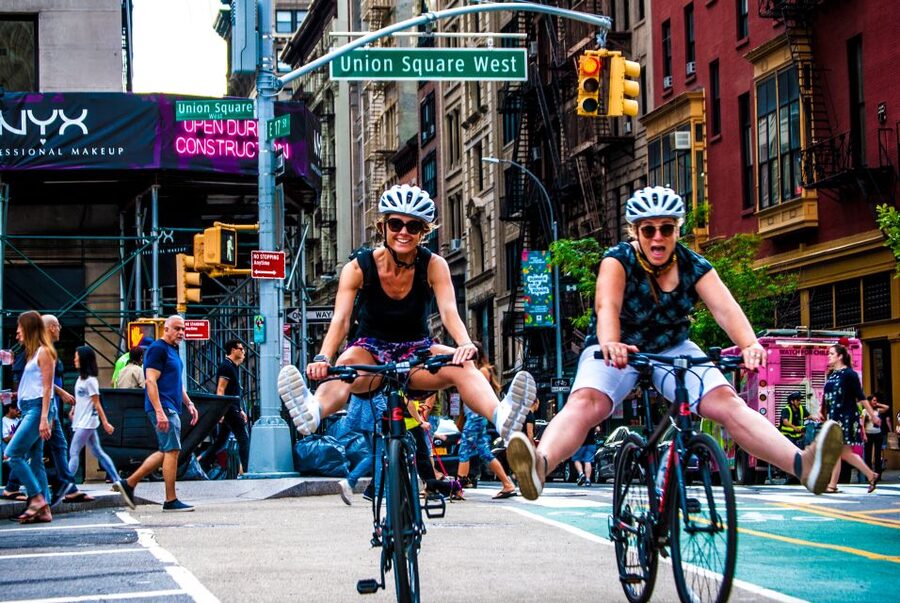 Brooklyn: Sightseeing Bike Tour with Local Guide - Key points about this Brooklyn bike tour