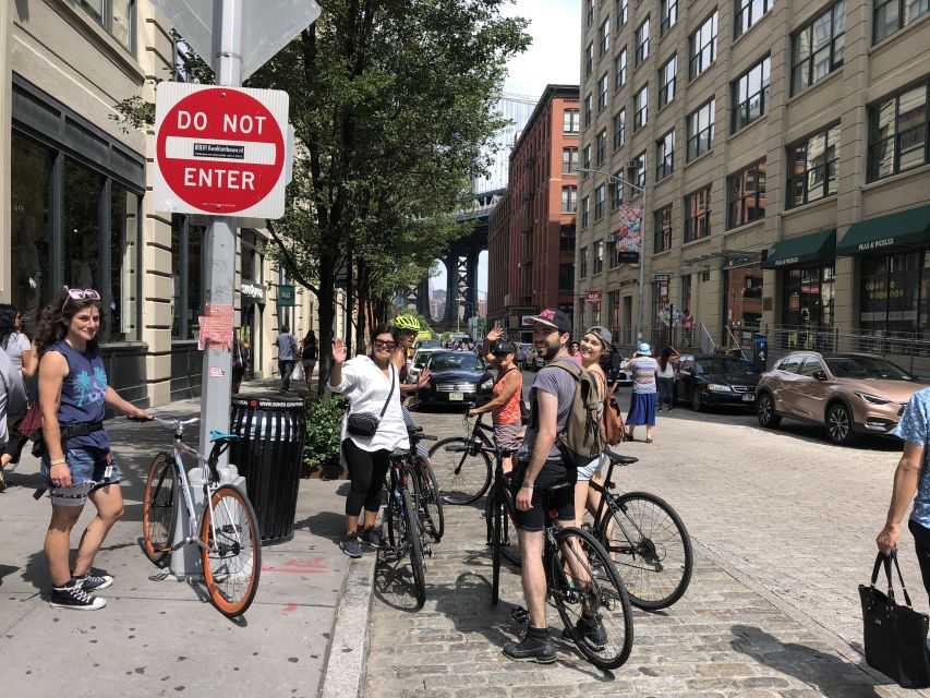 Brooklyn: Sightseeing Bike Tour with Local Guide - Starting beneath Brooklyn’s famous bridges in Dumbo