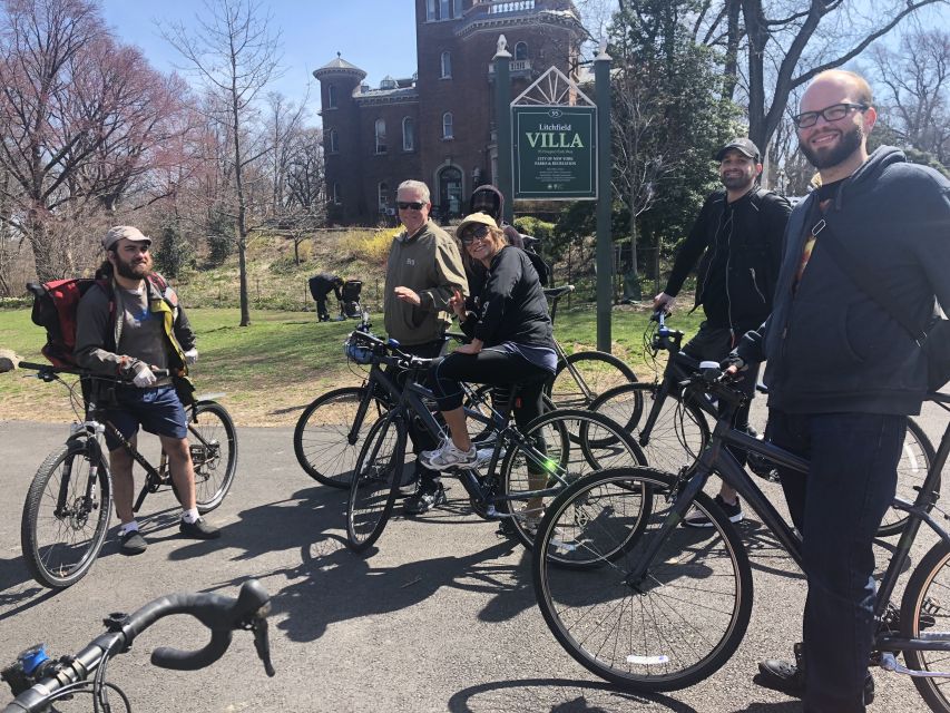 Brooklyn: Sightseeing Bike Tour with Local Guide - Bikes, equipment, and the practical ride