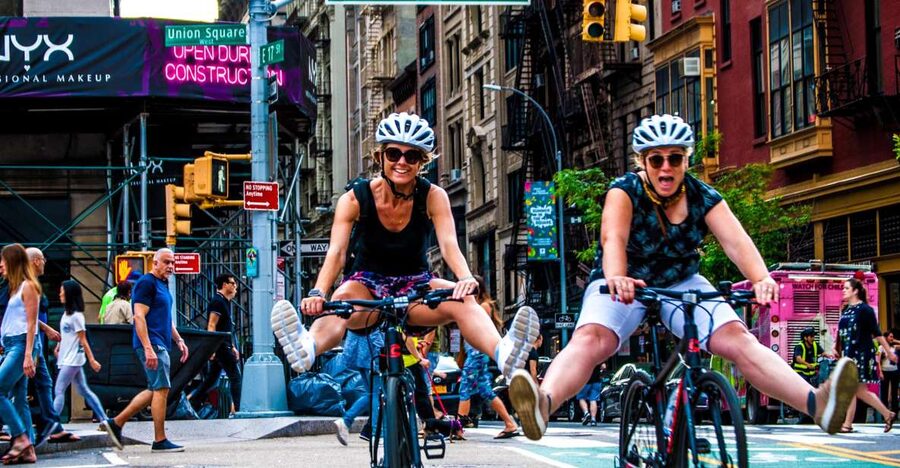 Brooklyn: Sightseeing Bike Tour with Local Guide - Brooklyn Navy Yard and southern Williamsburg