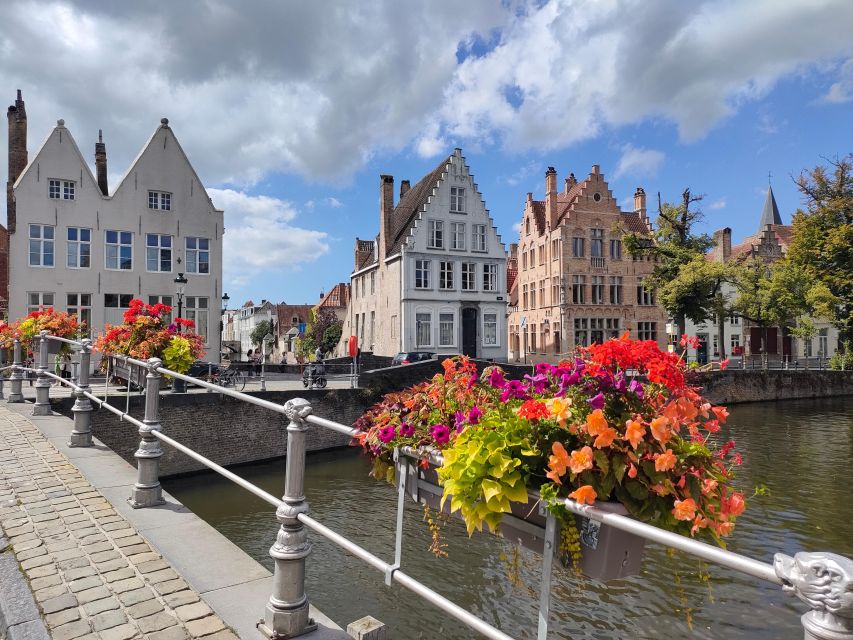 Bruges by bike with family and friends! - Why a bicycle works so well in Bruges
