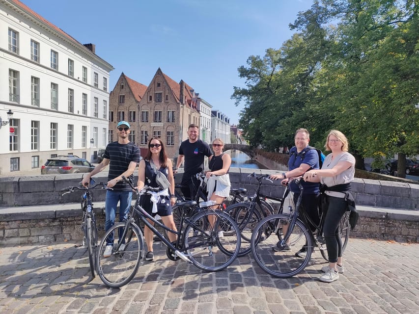 Bruges by bike with family and friends! - From the Markt to Bruges canal country