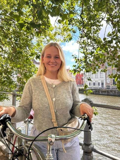 Bruges: City Bike Tour with a Local - Starting at the blue door on Carmersstraat