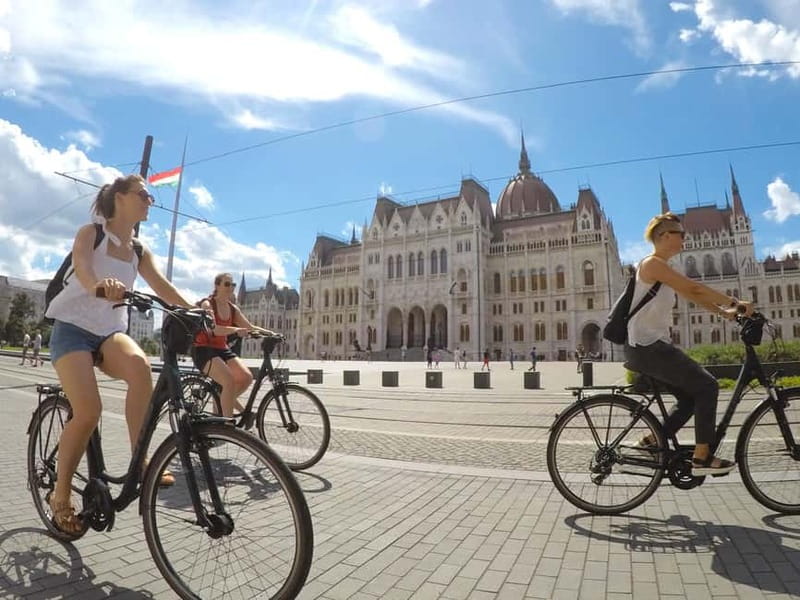 Budapest: Guided Bike & E-bike Tour with a Goulash - Quick points before you book