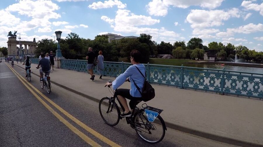 Budapest: Guided Bike & E-bike Tour with a Goulash - What the guides add