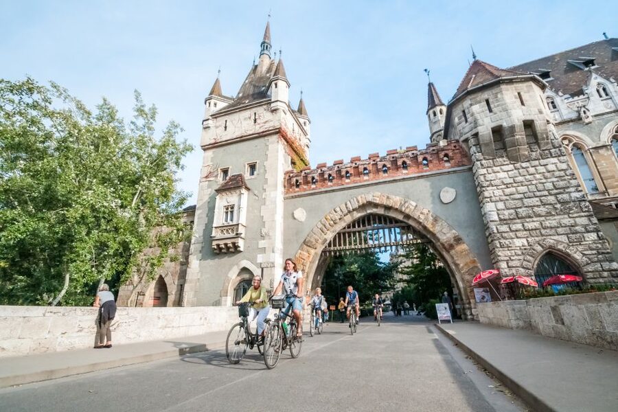Budapest: Guided City Discovery Bike Tour - Bikes, safety, and comfort