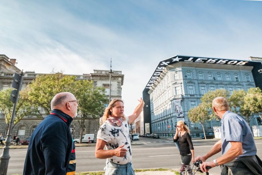 Budapest: Guided City Discovery Bike Tour - Starting at Liberty Square and the Danube