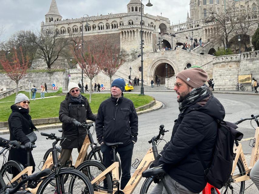 Budapest: Guided Downtown Electric Bike Tour - Central Market Hall, the National Museum, and the final synagogue stop