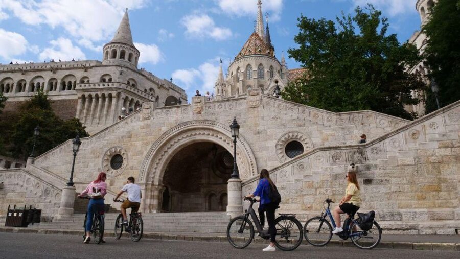 Budapest: Guided E-Bike Sightseeing Tour - Castle District: Fisherman’s Bastion and St. Matthias Church