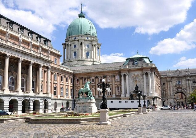 Budapest Highlights Bike Tour with a local guide - Five things to know before you book