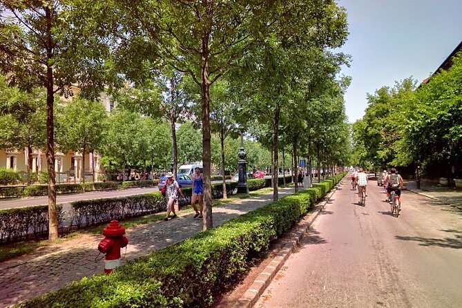Budapest Highlights Bike Tour with a local guide - Széchenyi Baths and the green City Park