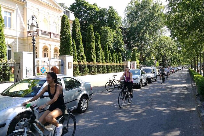 Budapest Highlights Bike Tour with a local guide - Elizabeth Square and Andrassy Avenue