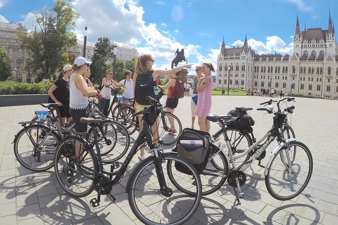 Budapest private Bike & e-Bike Tour with a drink - Starting at Erzsébet tér and St. Stephen’s Basilica
