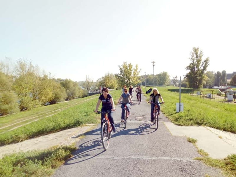 Budapest: Self-Guided Bike Tour to scenic Szentendre - Starting near Madách Square in central Budapest