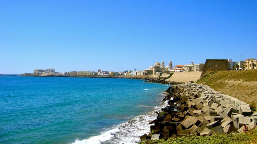 Cadiz: City Bike Tour - City walls, beaches, and the port