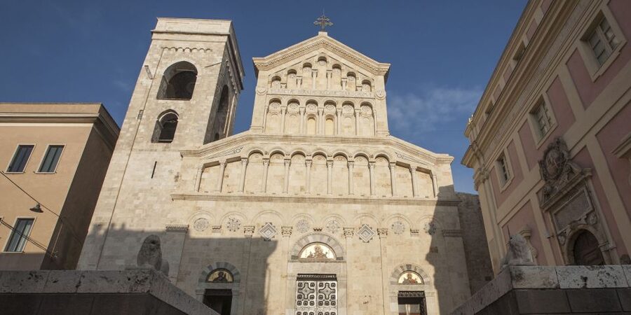 Cagliari: Guided Old Town Tour by Electric Bike - Price, group size, and what you receive