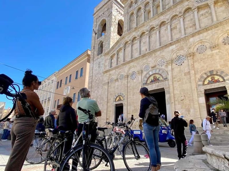 Cagliari: Old Town Guided E-Bike Tour - Valentina’s guiding style