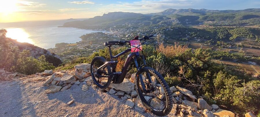 Calanques National Park: E-Mountain Bike with Virtual Guide - Riding the gravel tracks toward the Calanques
