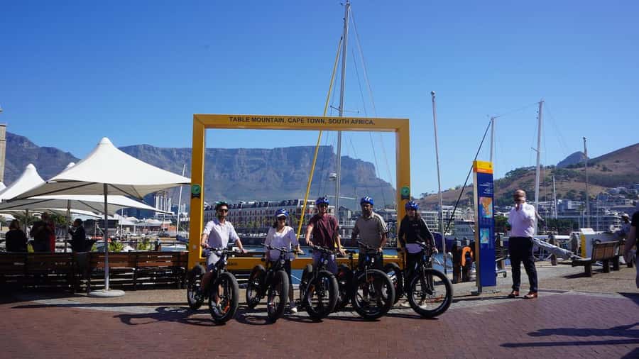 Cape Town: Half-Day e-Bike City Tour - Camps Bay and the Table Mountain backdrop