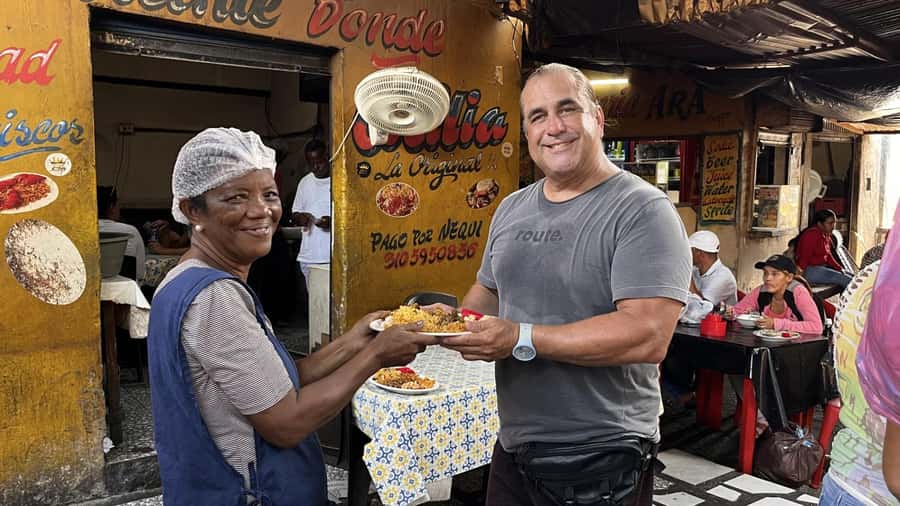 CARTAGENA: BIKE RIDE WITH LUNCH AT BOURDAIN'S FAVORITE SPOT - Barrio Chino adds another short local stop