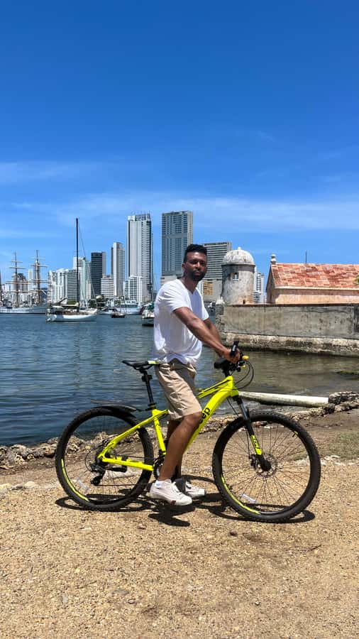 CARTAGENA: BIKE RIDE WITH LUNCH AT BOURDAIN'S FAVORITE SPOT - Is $67 a fair price?