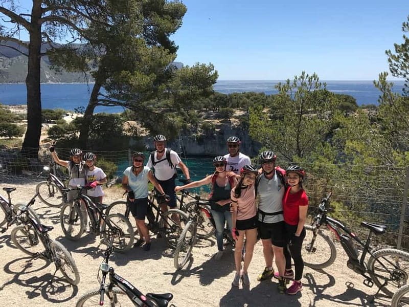 Cassis: Calanques and Viewpoints Tour by Mountain E-Bike - Getting comfortable on the electric mountain bike