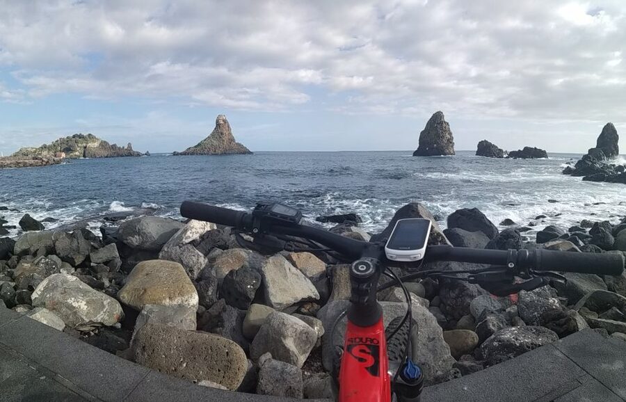 Catania: 4-Hour Guided Bike Tour - Aci Trezza and the Cyclopean Isles