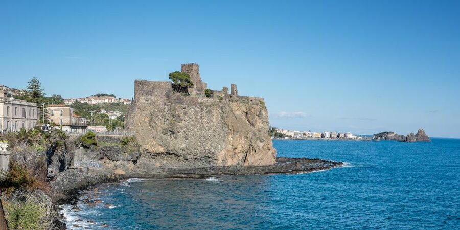 Catania: 4-Hour Guided Bike Tour - Catania’s monuments, seen from street level