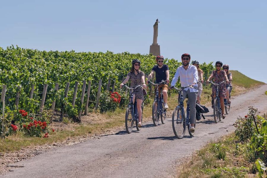 Champagne: E-Bike Champagne Day Tour with Tastings and Lunch - Lunch and tastings at Le Clos Corbier