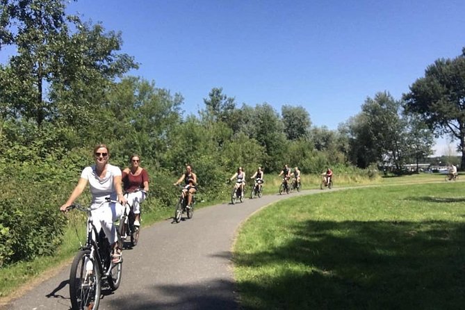 Cheese, Canals & Windmill Countryside E-Bike Tour Amsterdam - Cheese, clogs, and a useful mid-ride break
