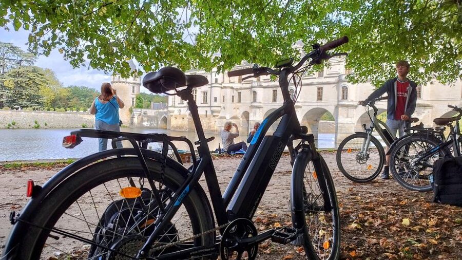 Chenonceau: E-Bike Guided Tour & Gourmet Picnic Lunch - Why this Chenonceau bike tour feels different