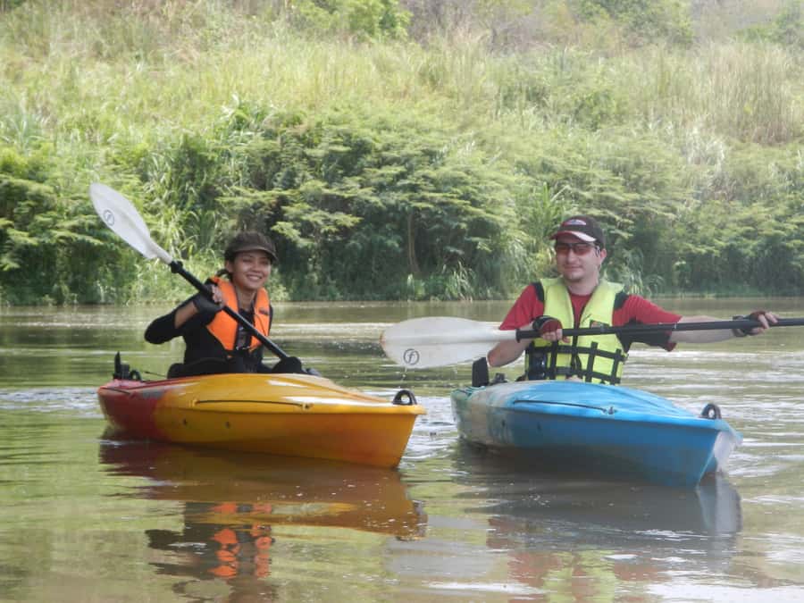 Chiang Mai: 25km Leisure Mountain Biking & Jungle Kayaking - Cycling through rice fields and quiet villages