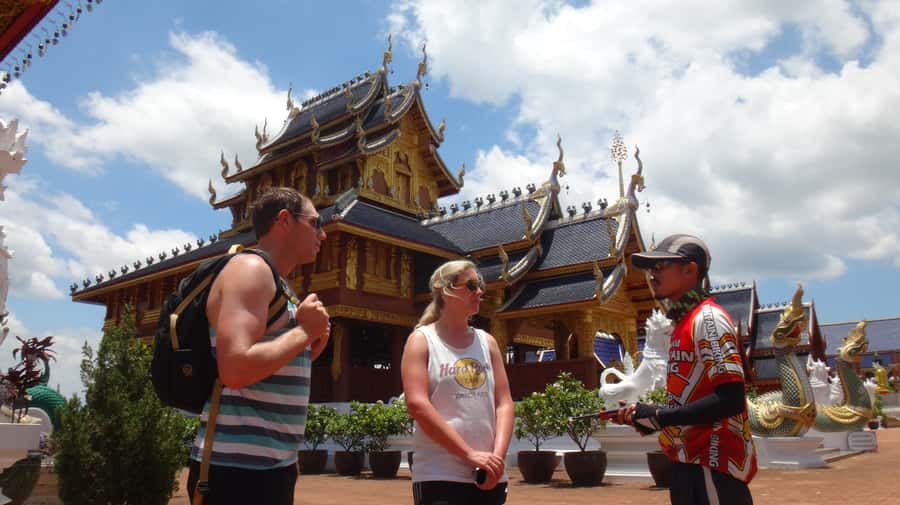 Chiang Mai: 25km Leisure Mountain Biking & Jungle Kayaking - Lunch by the river after the active hours