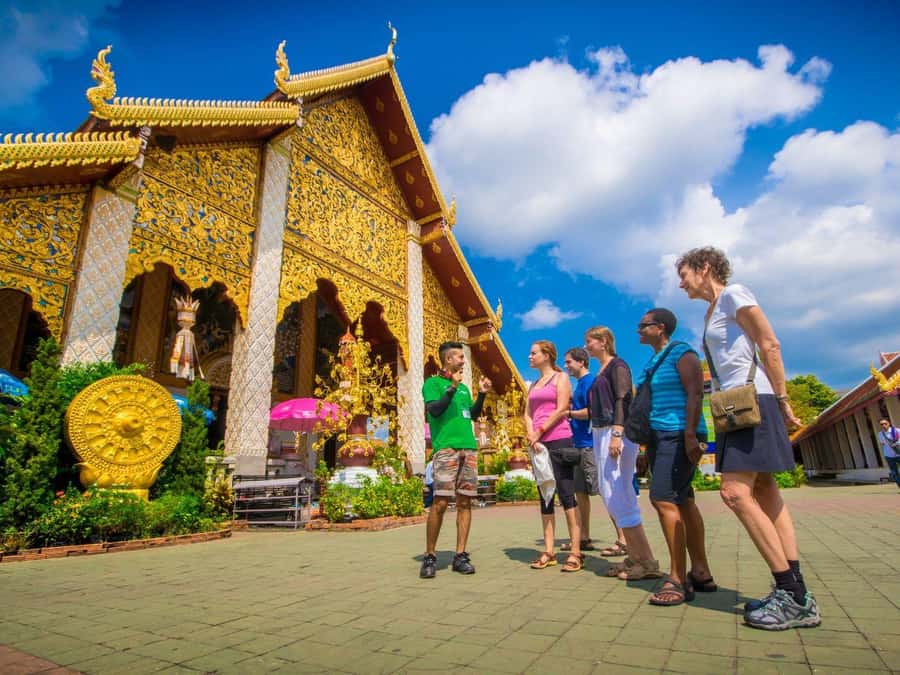 Chiang Mai: Countryside Adventure by Bike - Lamphun and the golden chedi of Hariphunchai