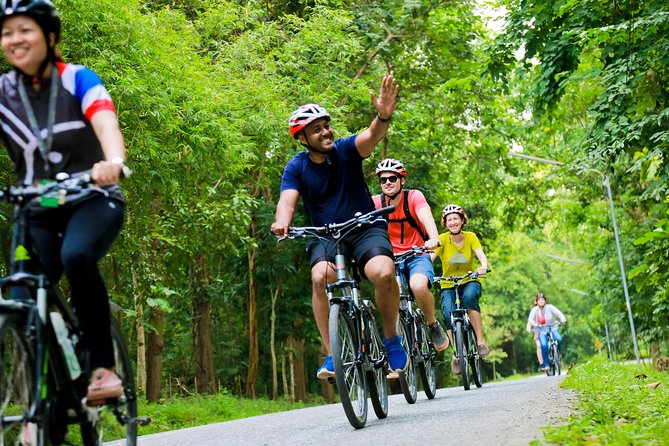 Chiang Mai Countryside Guided Bike Tour - Wat Phra That Hariphunchai and its golden chedi