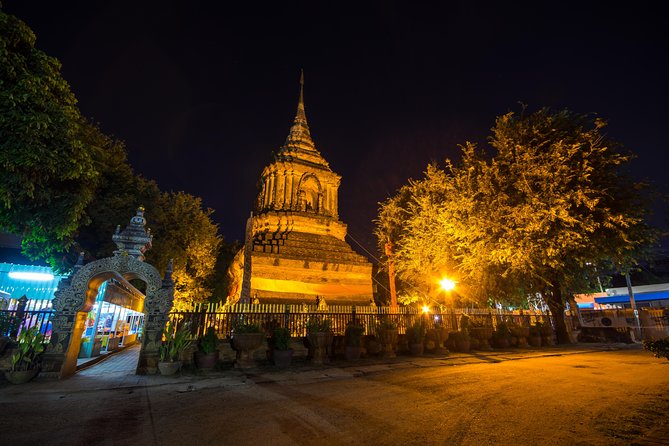 Chiang Mai Night Bike Tour - Wat Lok Molee and evening chanting